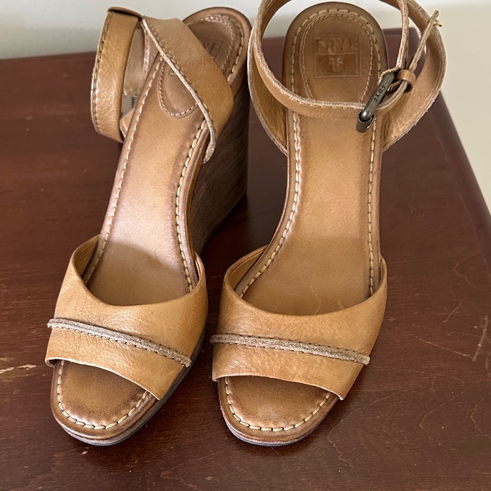 FRYE AND CO. Brown Leather Wedge Sandals